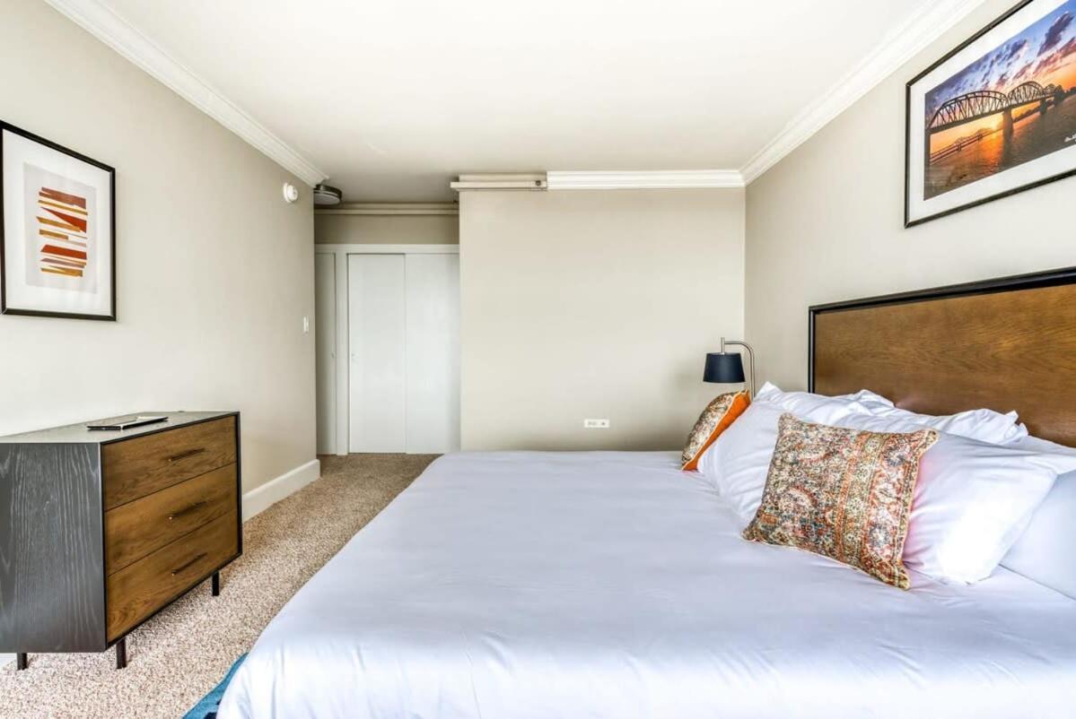 Cozysuites 800 Tower 2Br With Gym! 26 Louisville Exteriör bild